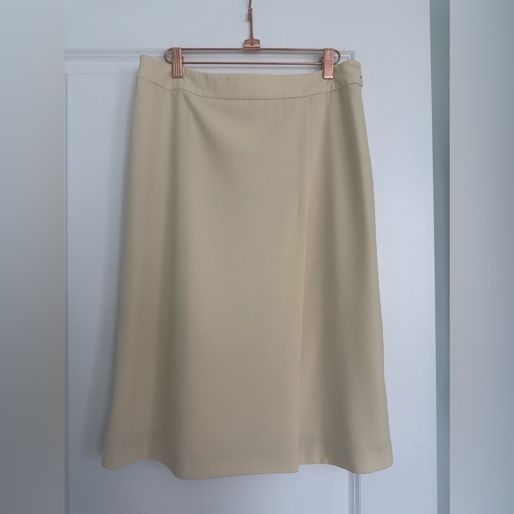 Les Copains Soft Cream A-Line Skirt 
Made in Italy
